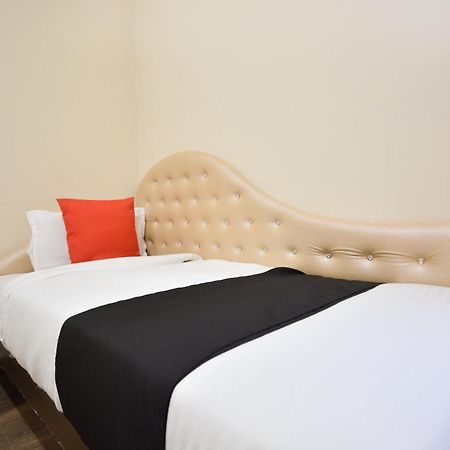 Capital O Moments Inn Amritsar Dış mekan fotoğraf