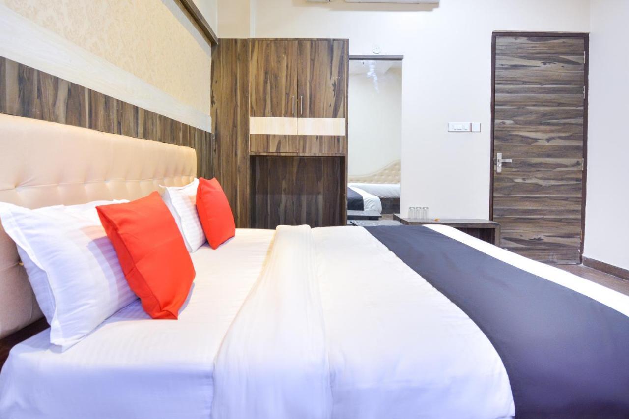 Capital O Moments Inn Amritsar Dış mekan fotoğraf
