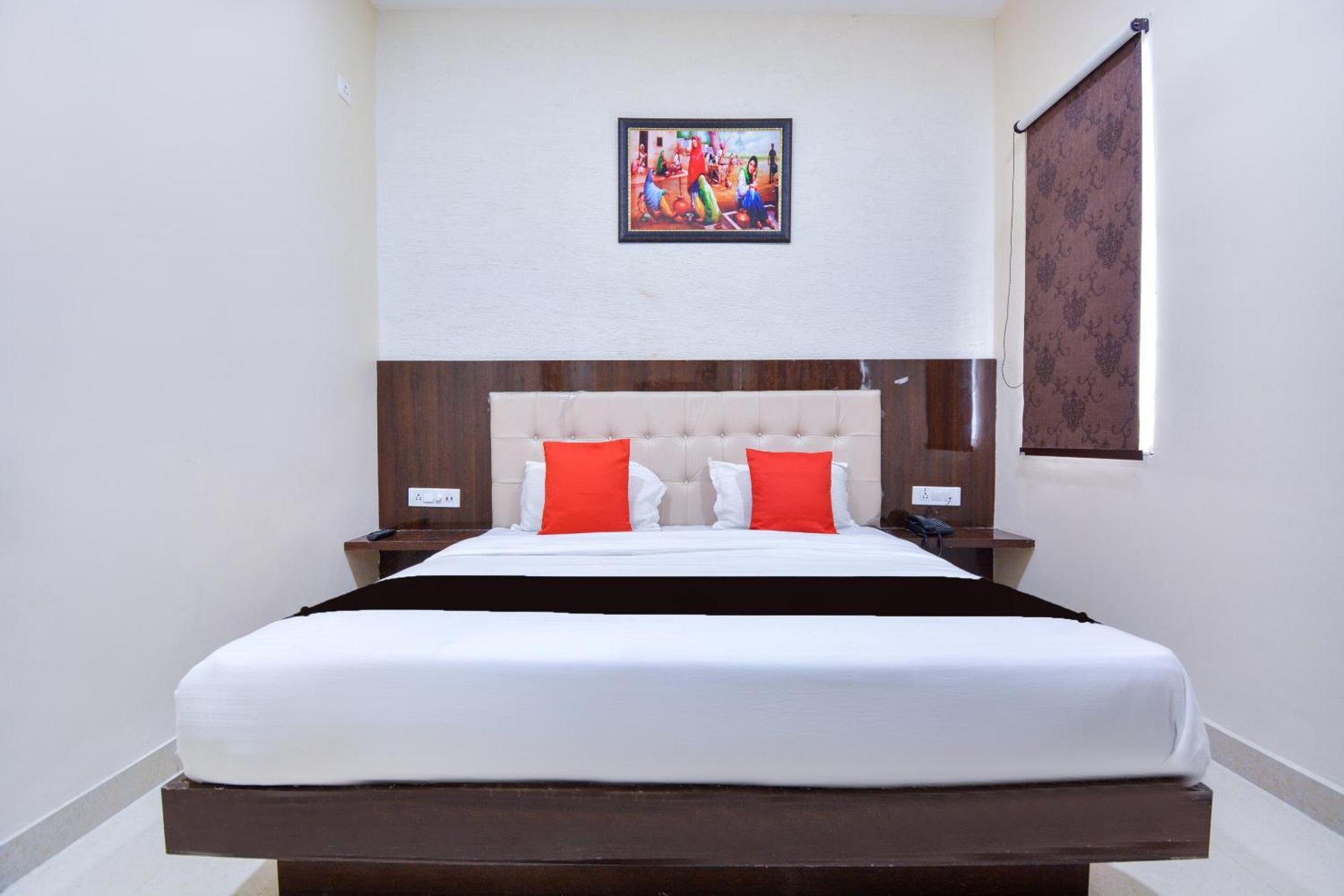 Capital O Moments Inn Amritsar Dış mekan fotoğraf