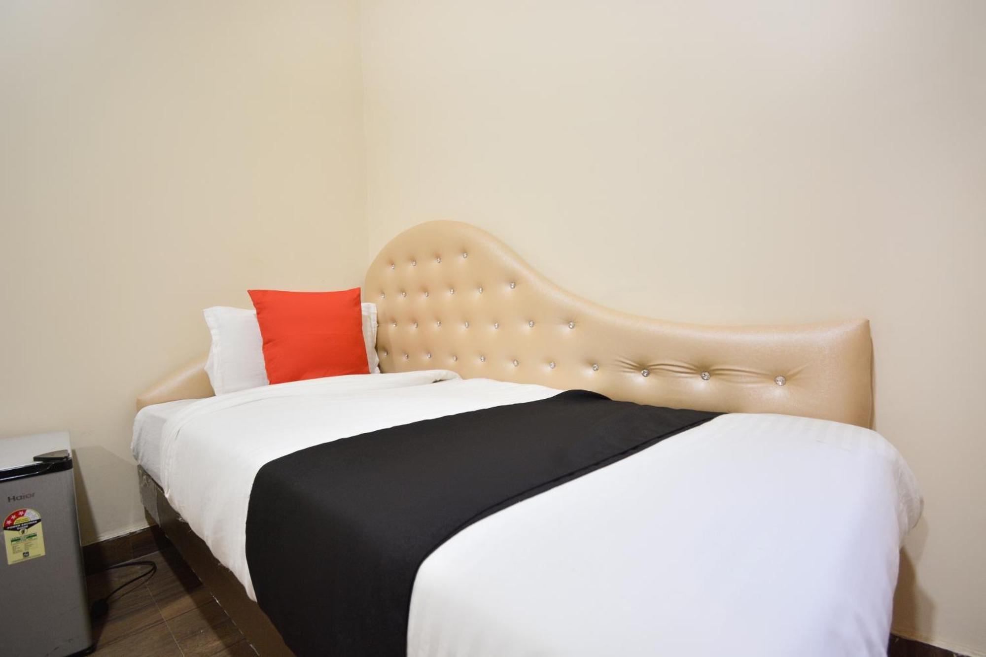 Capital O Moments Inn Amritsar Dış mekan fotoğraf