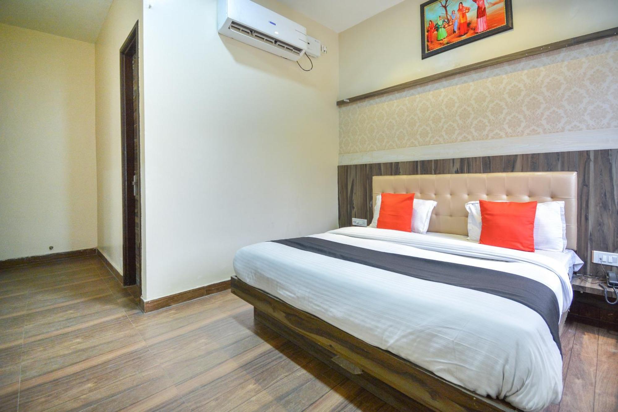 Capital O Moments Inn Amritsar Dış mekan fotoğraf