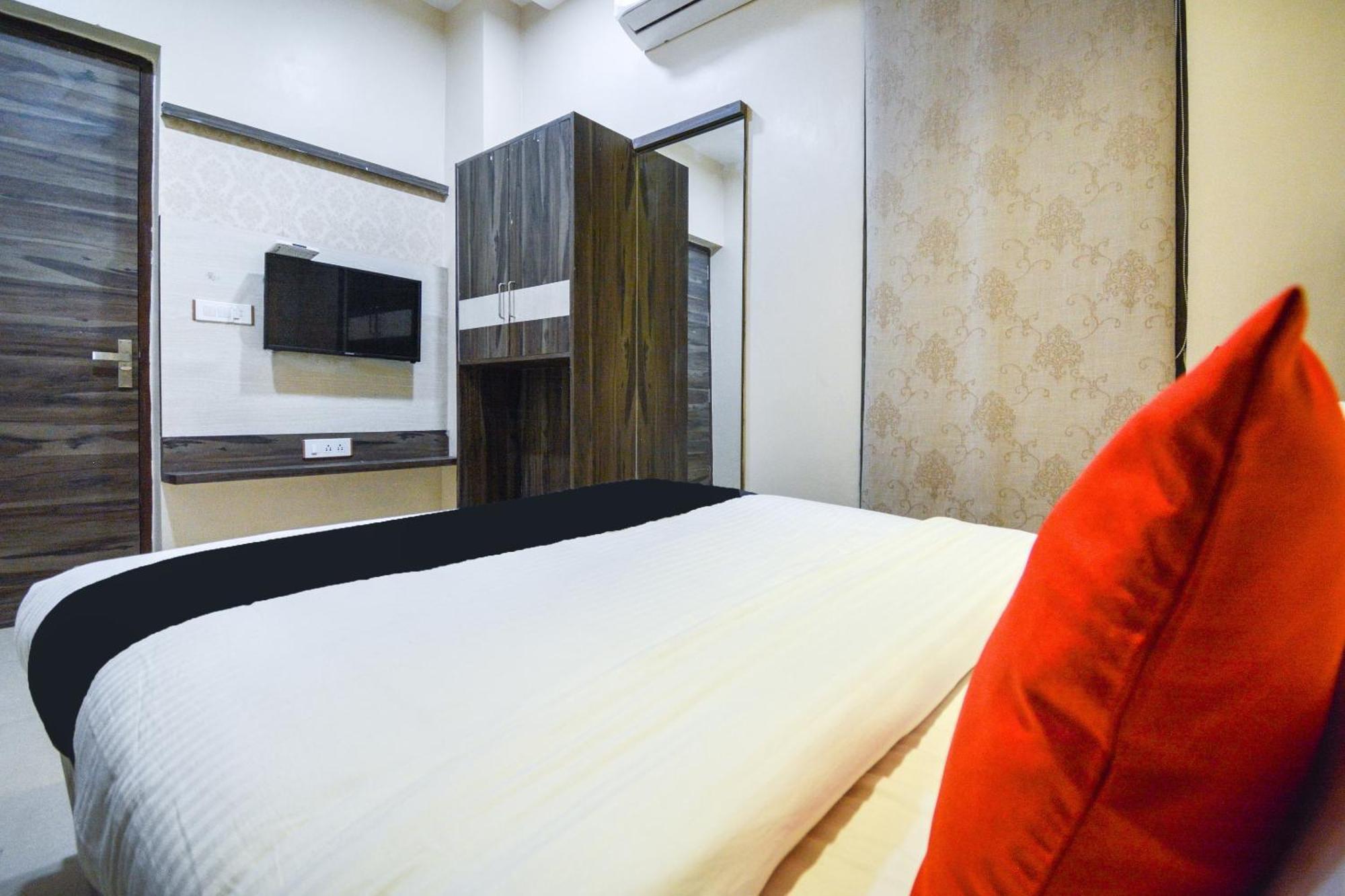 Capital O Moments Inn Amritsar Dış mekan fotoğraf