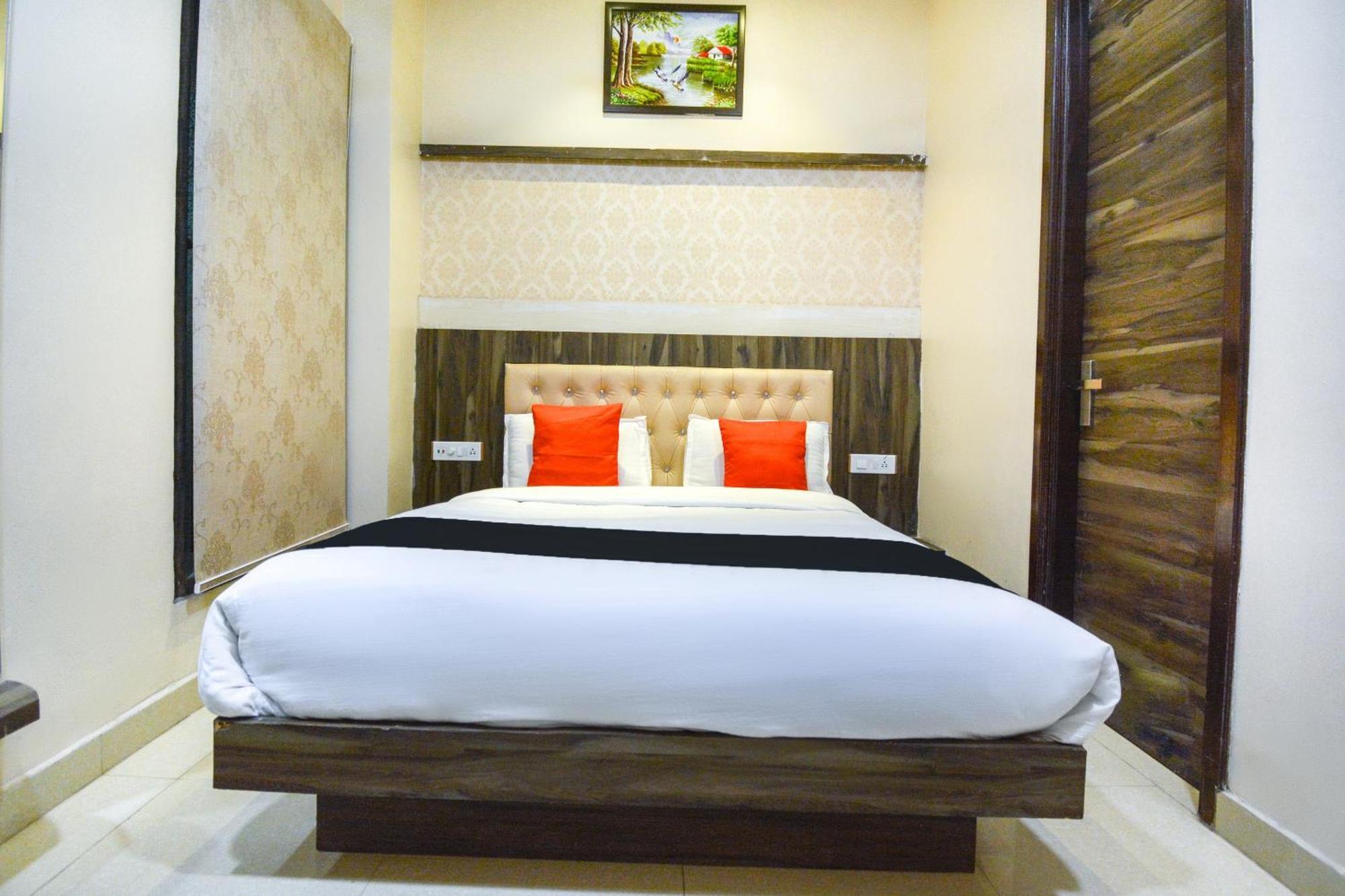 Capital O Moments Inn Amritsar Dış mekan fotoğraf